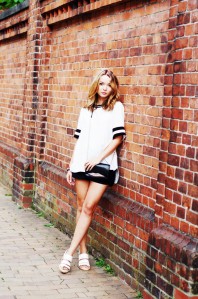 Weißes T-Shirt kombinieren: 'weißes weites T-Shirt' (Damen, Shirt, weiß, Bilder) | Style my Fashion