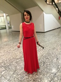 Rotes bodenlanges Abendkleid