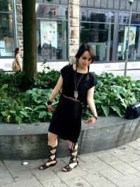 Schwarzes Fransenkleid