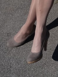 Nude Pumps