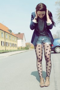 Pünkchtchen Strumpfhose (Foto: http://schneewittchensvielekleider.blogspot.de/) Pünkchtchen Strumpfhose