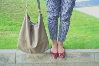 beige große Beuteltasche | Musterhose von... | Style my Fashion