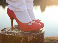 Foto: Stefan Julius Römer Fotografie rote Pumps mit kleinen Strasshighight | Maritim | Style my Fashion