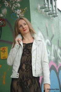 Kleines Schwarze mit Carmenausschnitt Kleines Schwarze mit Carmenausschnitt