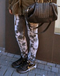 Foto: Hava Yigit / Fatih Coglan Batik-Röhrenjeans | Crossover | Style my Fashion