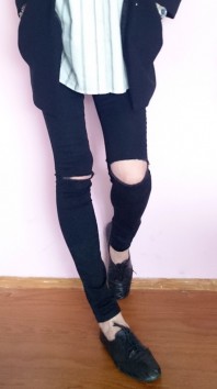 Meine Ripped Knee Jeans