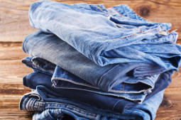 Flared Jeans stylen: So könnt ihr ausgestellte Hosen kombinieren | Style my Fashion