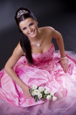 Brautkleider mal anders: Farbenfroh vor den Altar | Style my Fashion