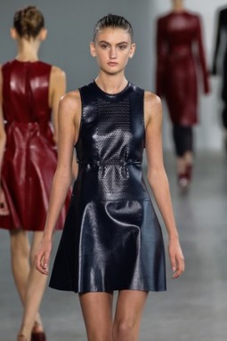 Model Tiana Perry auf der Calvin Klein Collection Modenschau während MBFW Spring 2015 in New York Model Tiana Perry auf der Calvin Klein Collection Modenschau während MBFW Spring 2015 in New York